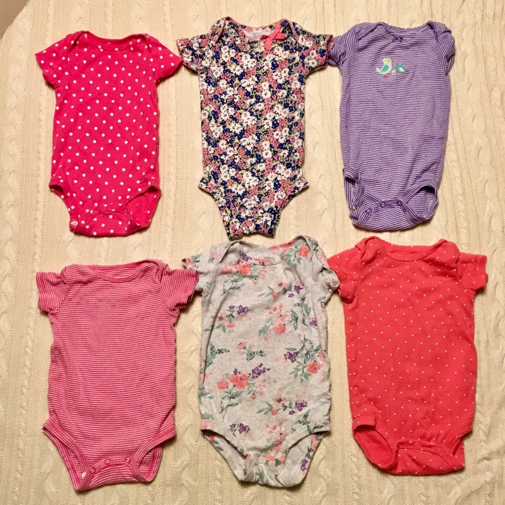 Girls 9month Carter’s onesies bundle